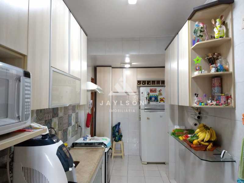 Apartamento à venda com 2 quartos, 70m² - Foto 16