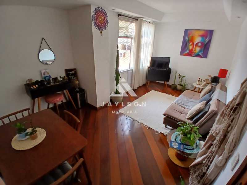 Apartamento à venda com 2 quartos, 75m² - Foto 1