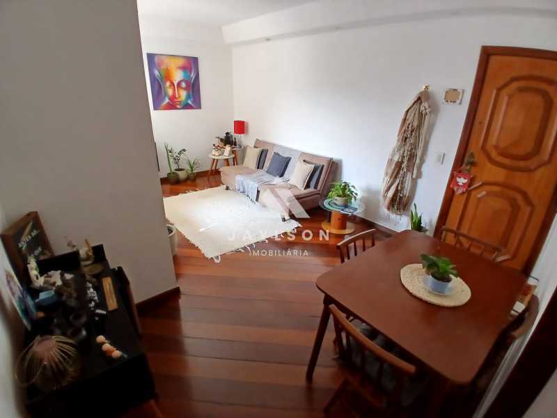 Apartamento à venda com 2 quartos, 75m² - Foto 2