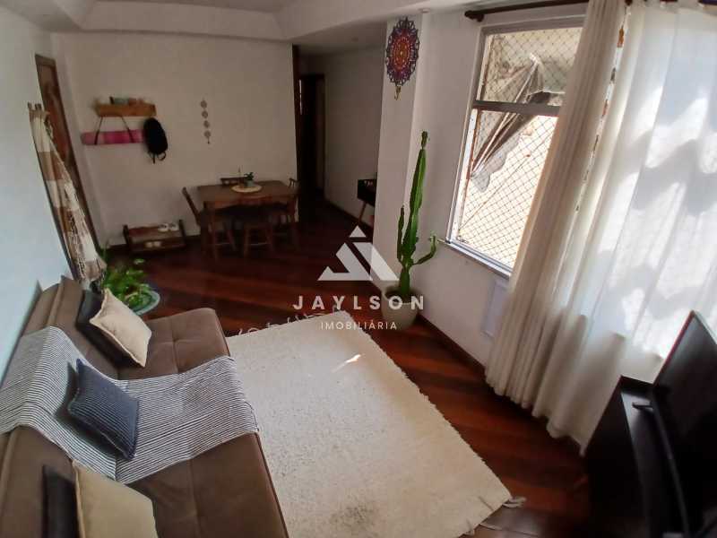 Apartamento à venda com 2 quartos, 75m² - Foto 3