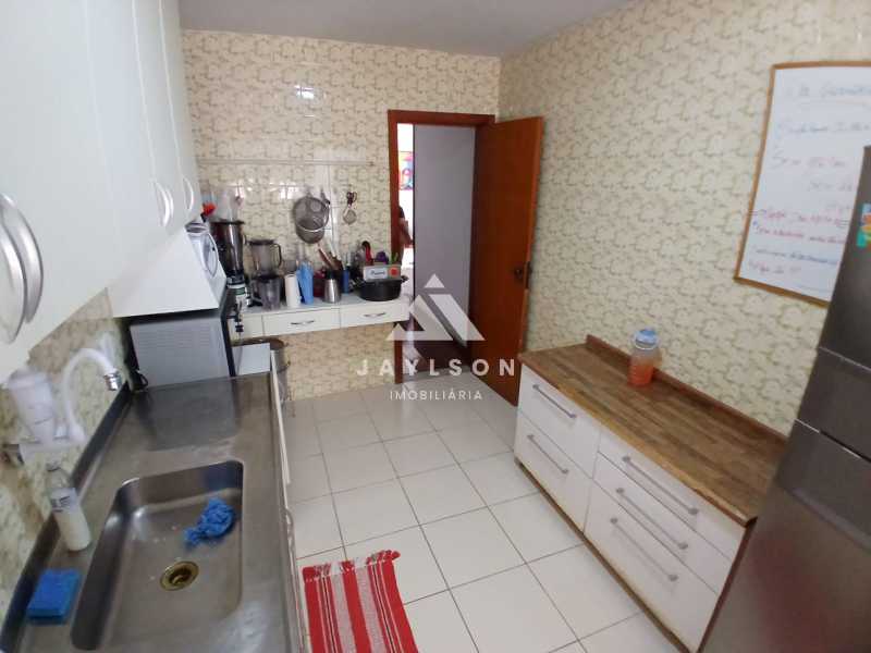 Apartamento à venda com 2 quartos, 75m² - Foto 16