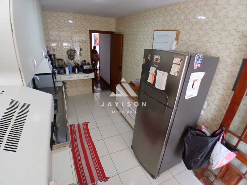 Apartamento à venda com 2 quartos, 75m² - Foto 17