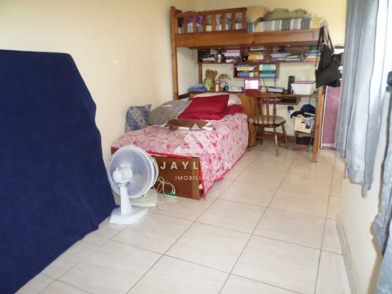 Casa à venda com 4 quartos, 90m² - Foto 9