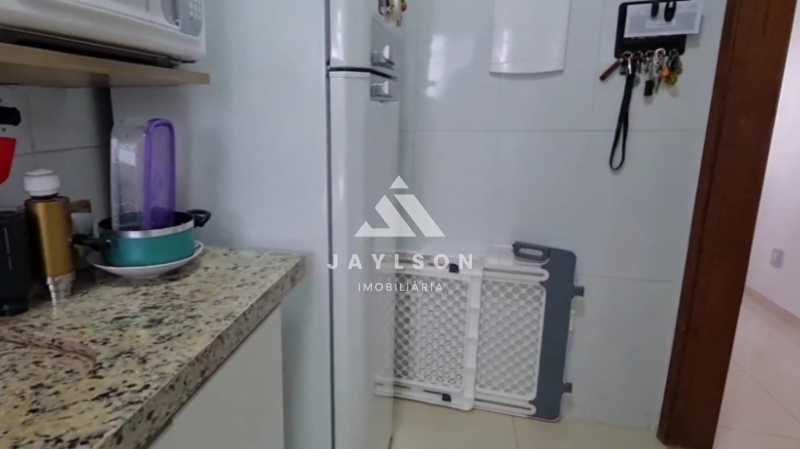 Apartamento à venda com 2 quartos, 70m² - Foto 17