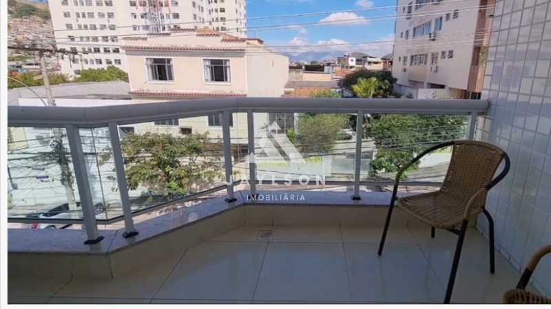 Apartamento à venda com 2 quartos, 70m² - Foto 19