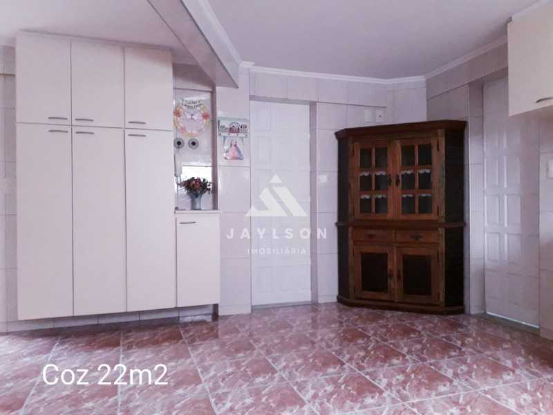 Apartamento à venda com 3 quartos, 170m² - Foto 4