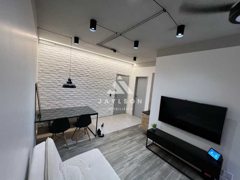 Apartamento à venda com 2 quartos, 70m² - Foto 3