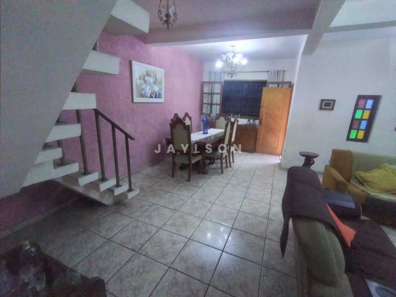 Casa à venda com 3 quartos, 360m² - Foto 4