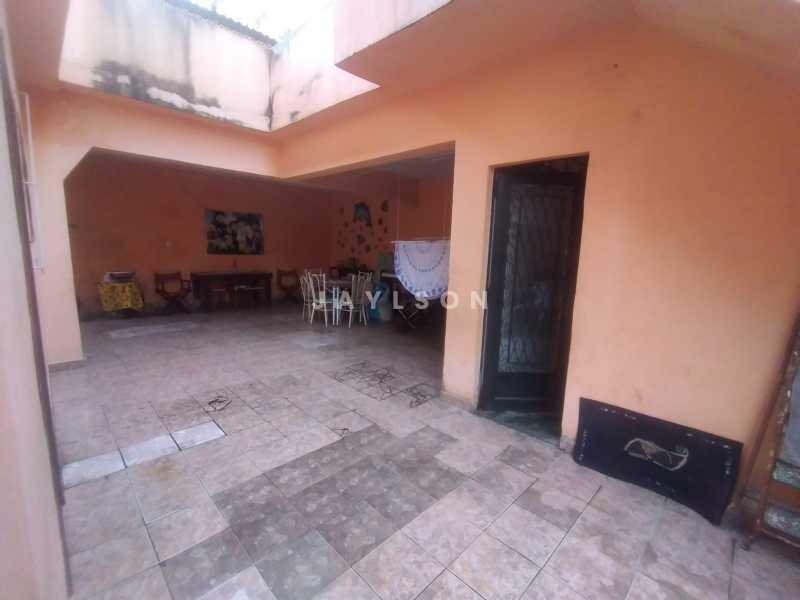 Casa à venda com 3 quartos, 360m² - Foto 23