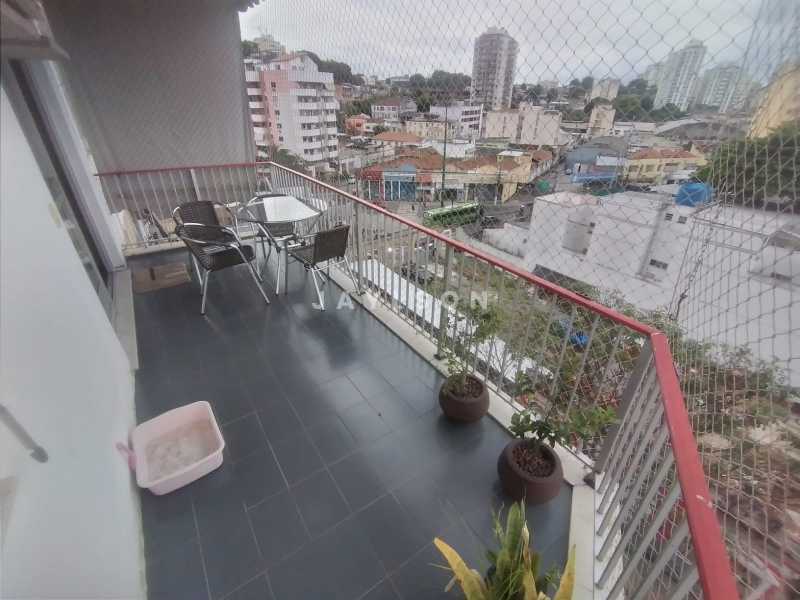 Apartamento à venda com 2 quartos, 91m² - Foto 5