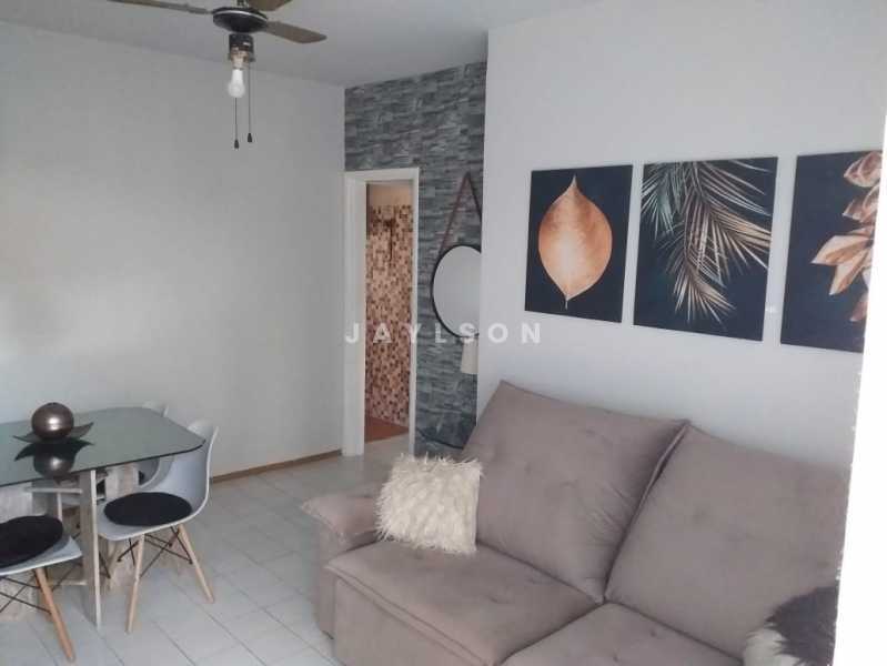 Apartamento à venda com 2 quartos, 61m² - Foto 1