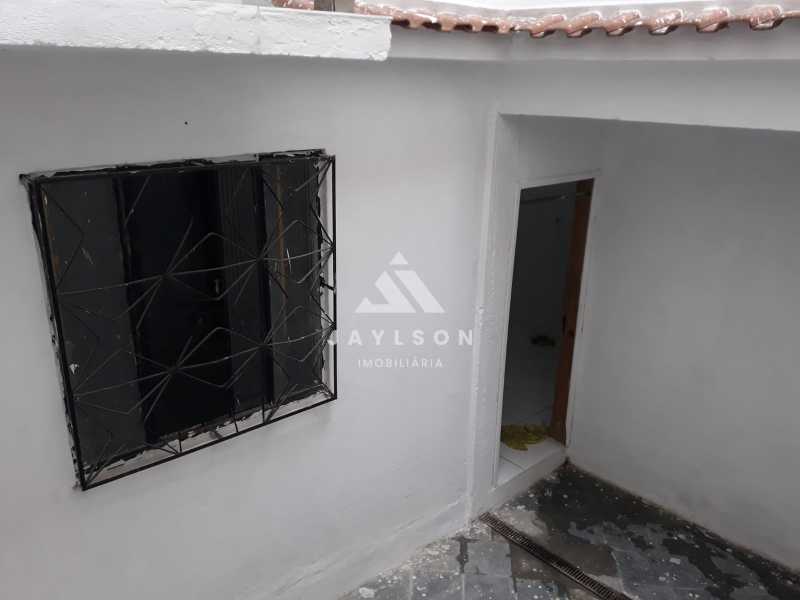 Apartamento à venda com 3 quartos, 40m² - Foto 6