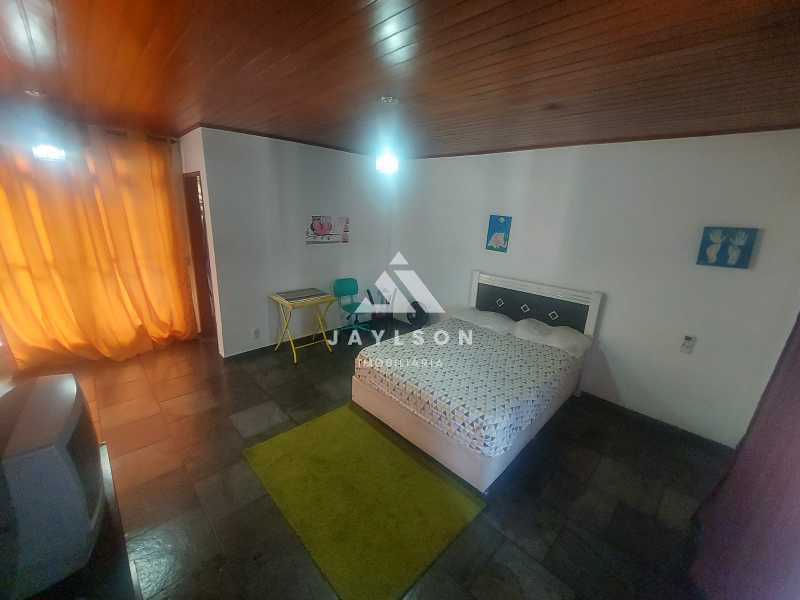 Casa de Vila à venda com 3 quartos, 186m² - Foto 14