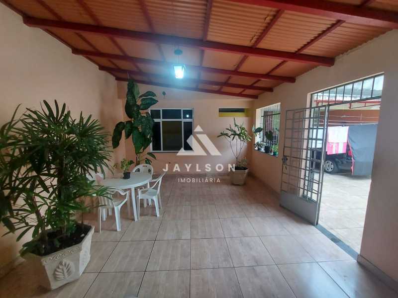 Casa à venda com 4 quartos, 127m² - Foto 1