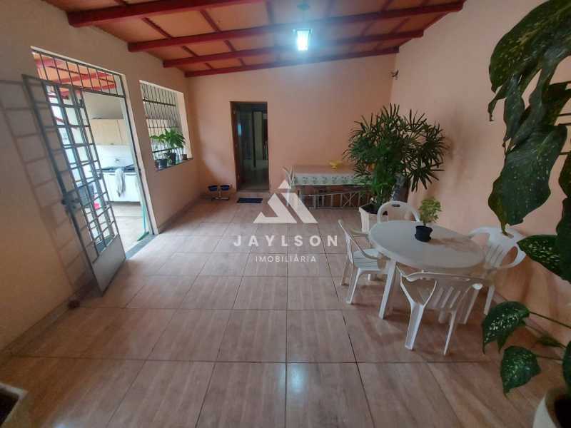 Casa à venda com 4 quartos, 127m² - Foto 2