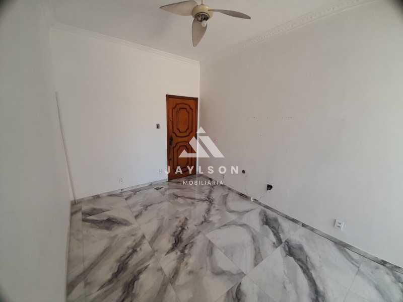 Apartamento à venda com 2 quartos, 63m² - Foto 3