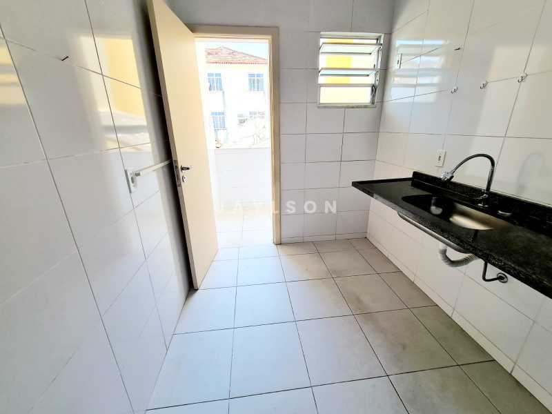 Apartamento à venda com 2 quartos, 67m² - Foto 11