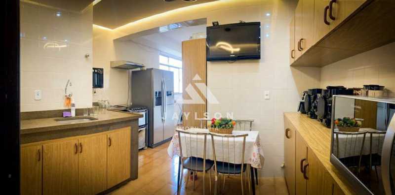 Cobertura à venda com 3 quartos, 200m² - Foto 3