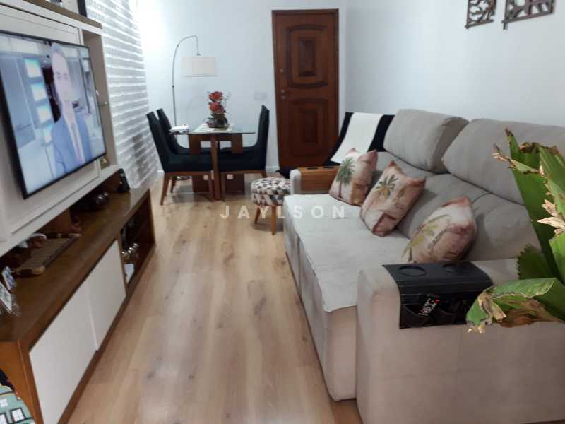 Apartamento à venda com 2 quartos, 78m² - Foto 2