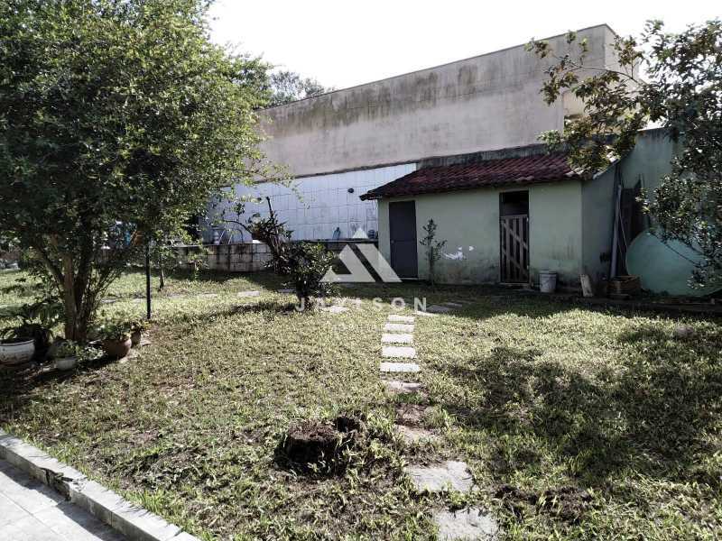 Casa à venda com 3 quartos, 182m² - Foto 2