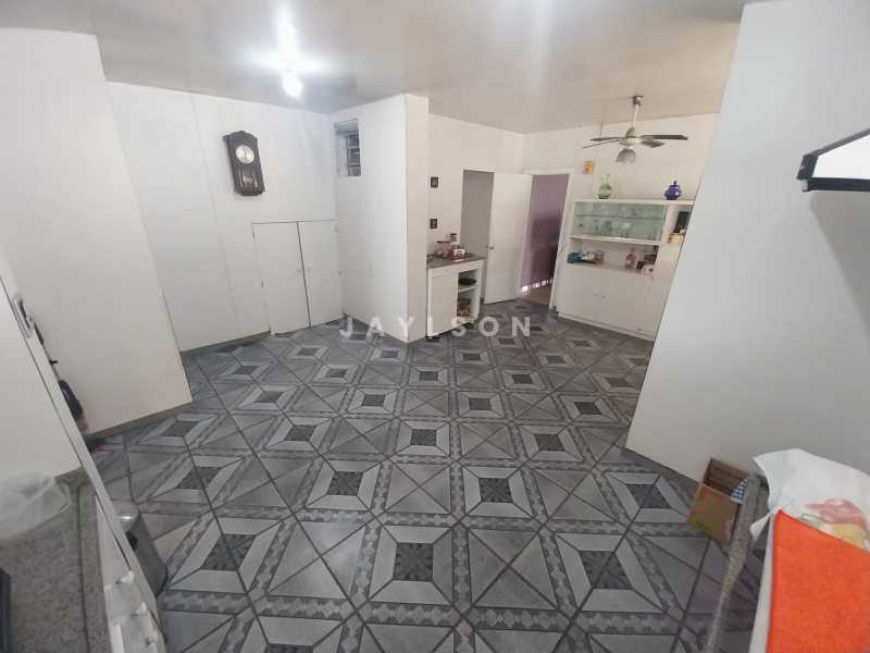 Casa à venda com 4 quartos, 350m² - Foto 13