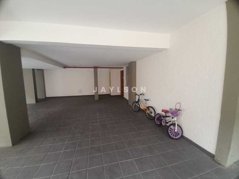 Apartamento à venda com 2 quartos, 80m² - Foto 27