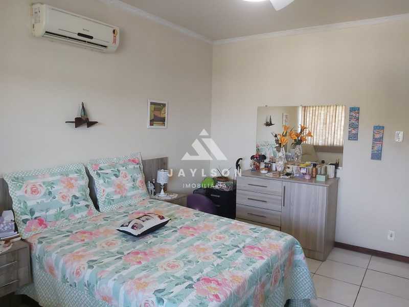 Casa à venda com 5 quartos, 240m² - Foto 12