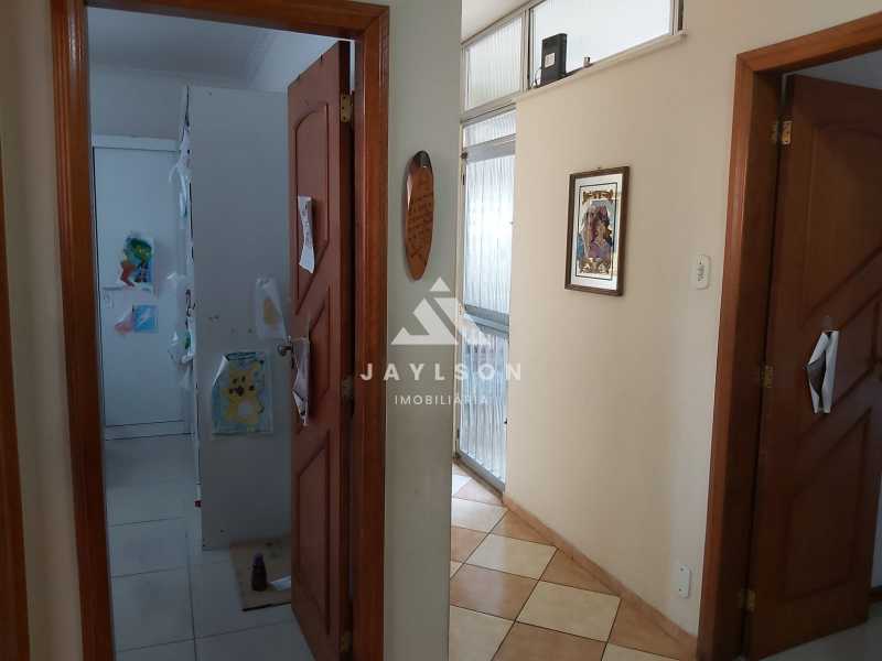 Casa à venda com 5 quartos, 240m² - Foto 13