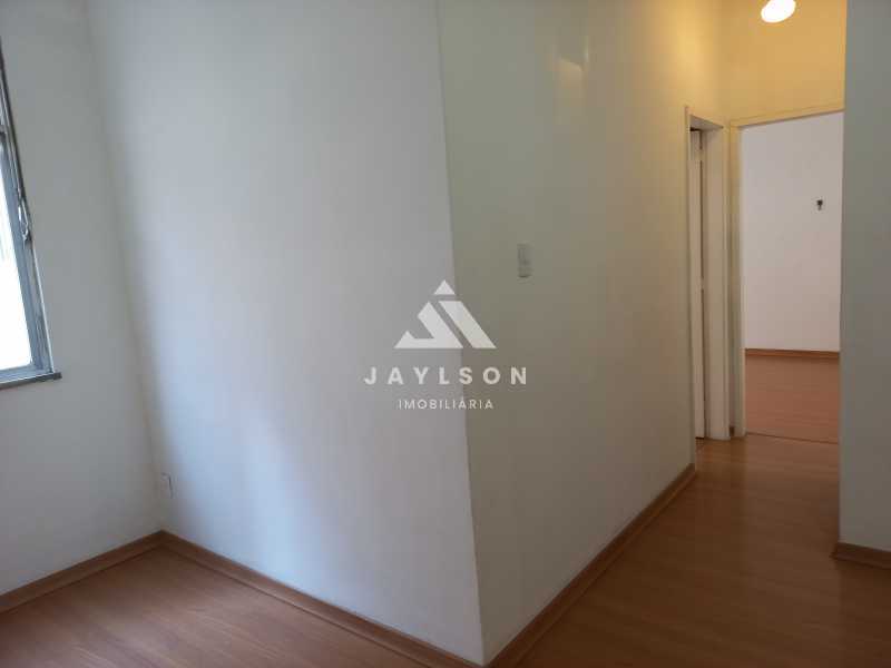 Apartamento à venda com 2 quartos, 63m² - Foto 4