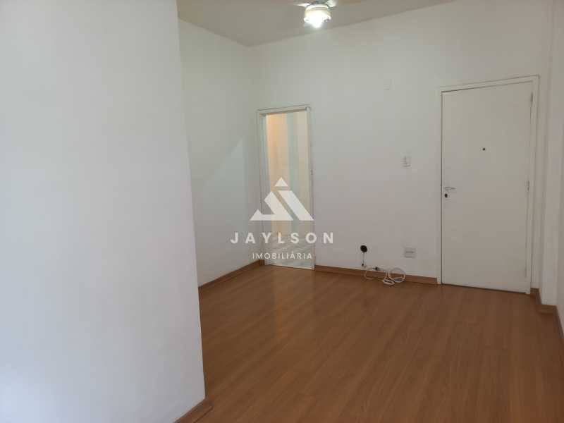 Apartamento à venda com 2 quartos, 63m² - Foto 5