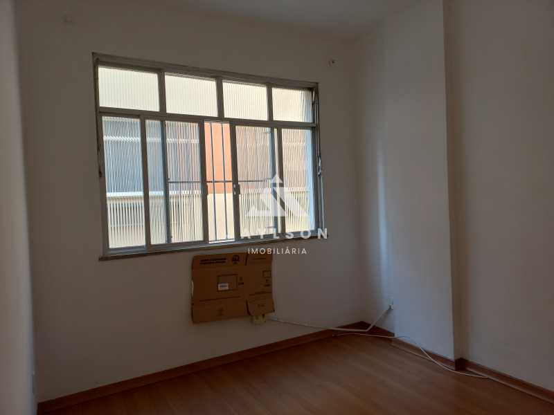 Apartamento à venda com 2 quartos, 63m² - Foto 13