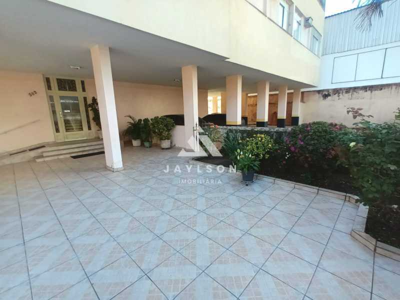 Apartamento à venda com 2 quartos, 65m² - Foto 1