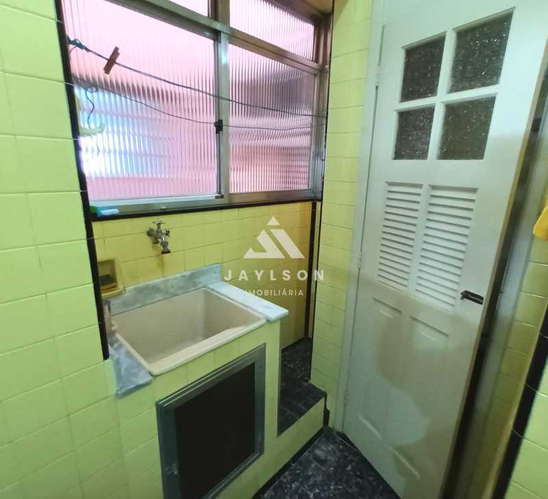 Apartamento à venda com 2 quartos, 65m² - Foto 19