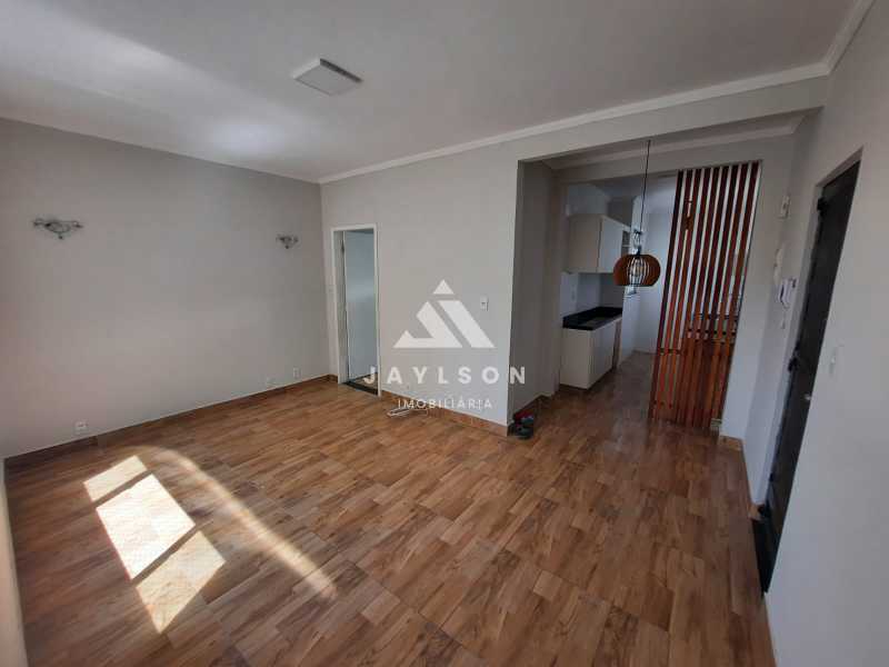 Apartamento à venda com 2 quartos, 65m² - Foto 2