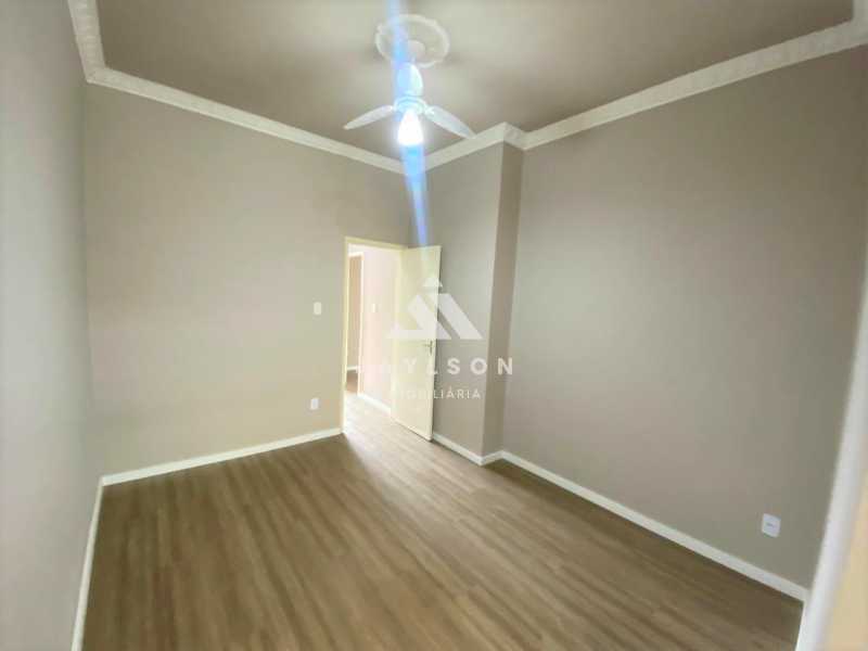 Apartamento à venda com 2 quartos, 75m² - Foto 13