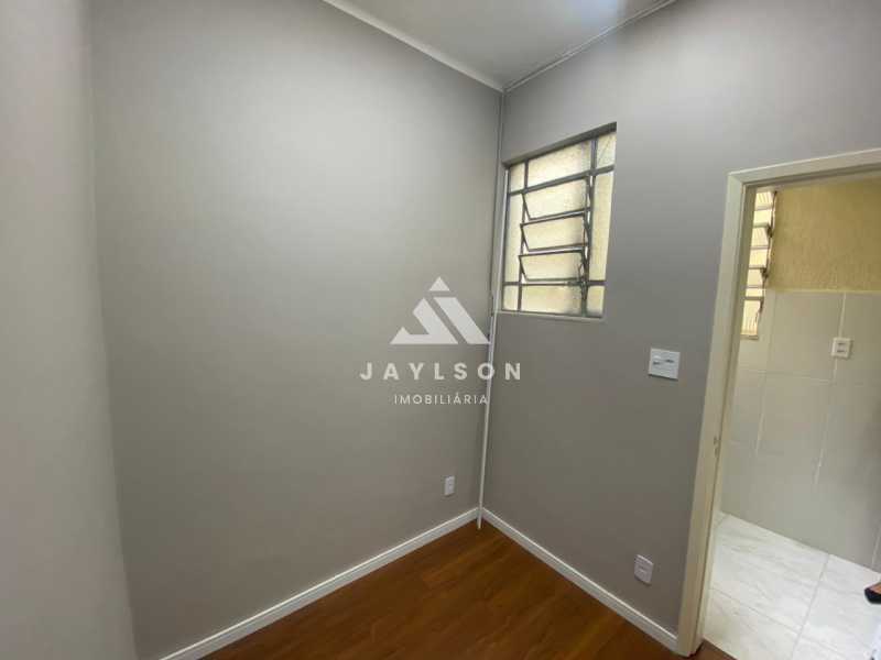 Apartamento à venda com 2 quartos, 75m² - Foto 22