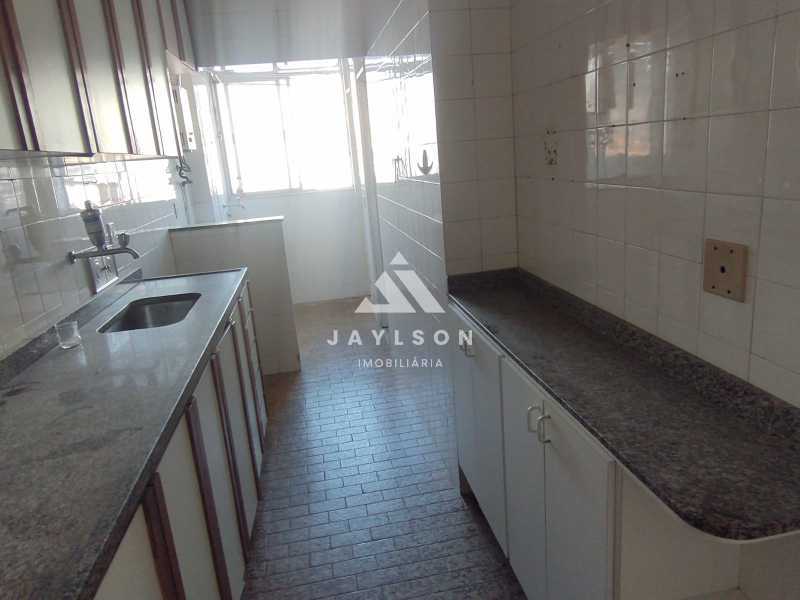 Apartamento à venda com 2 quartos, 64m² - Foto 13