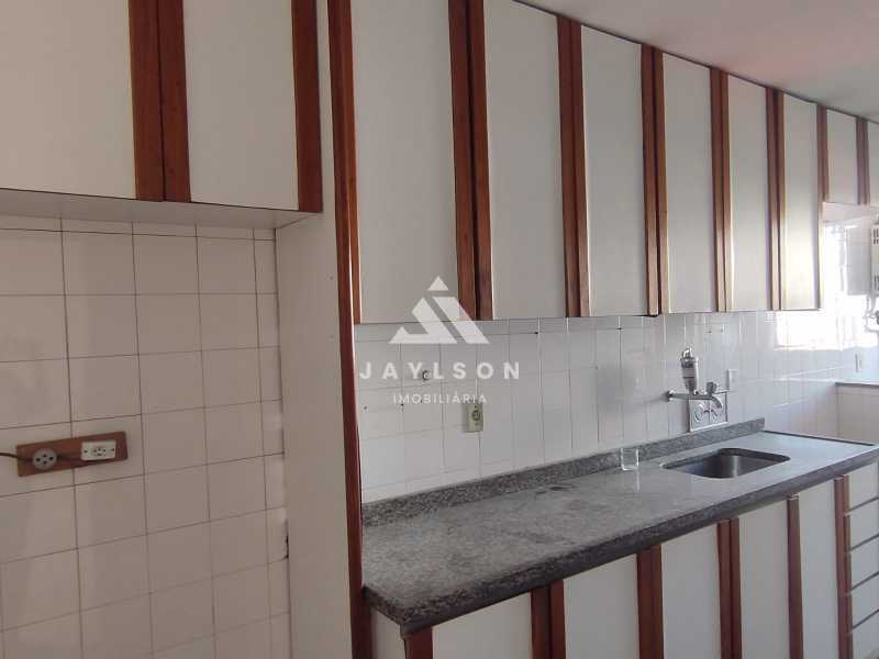 Apartamento à venda com 2 quartos, 64m² - Foto 14