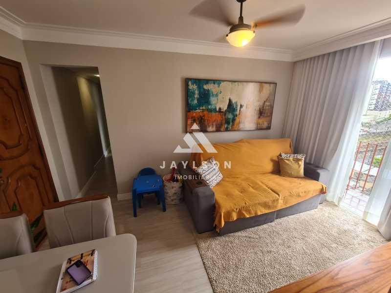 Apartamento à venda com 2 quartos, 71m² - Foto 2