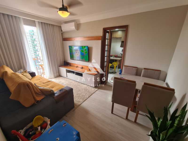 Apartamento à venda com 2 quartos, 71m² - Foto 3