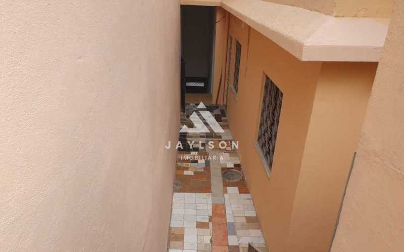 Casa à venda com 5 quartos, 200m² - Foto 14