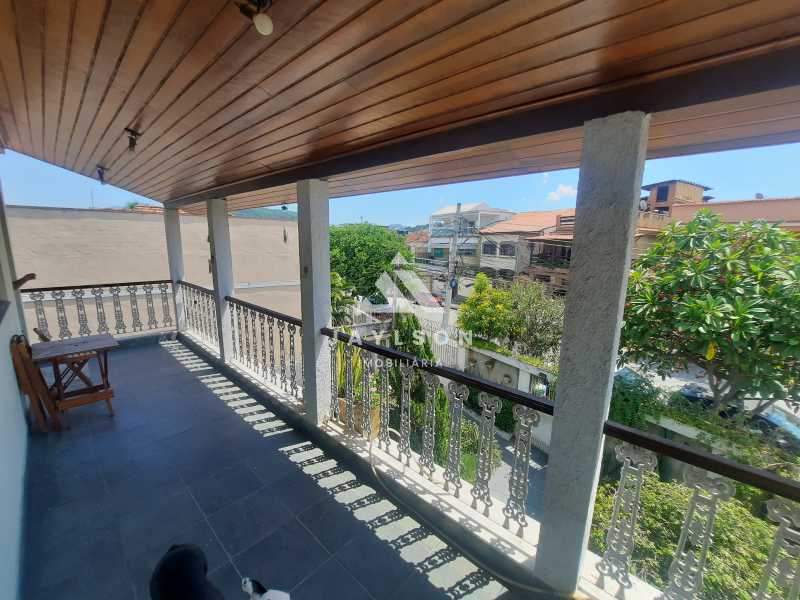 Casa à venda com 5 quartos, 284m² - Foto 16