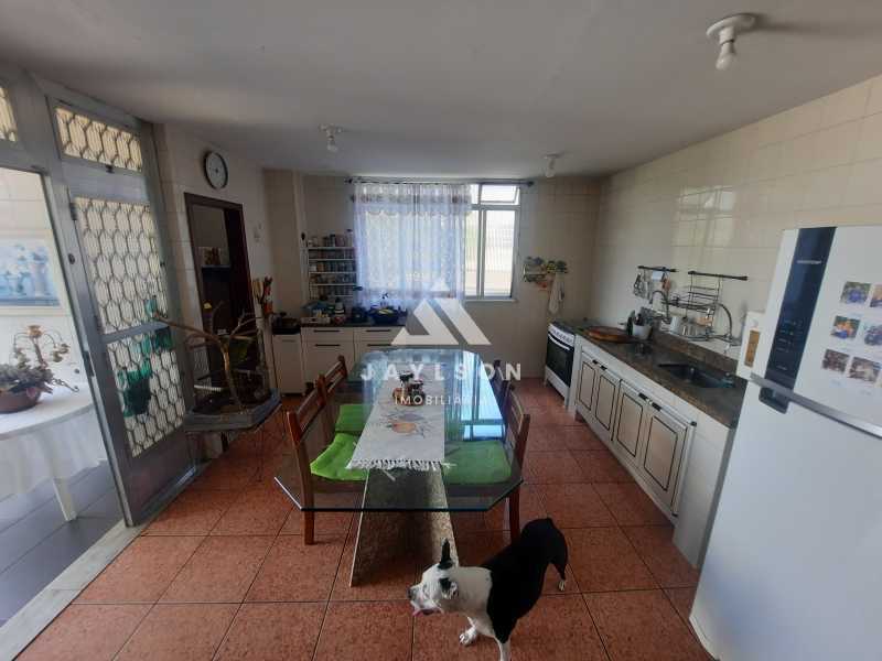 Casa à venda com 5 quartos, 284m² - Foto 26