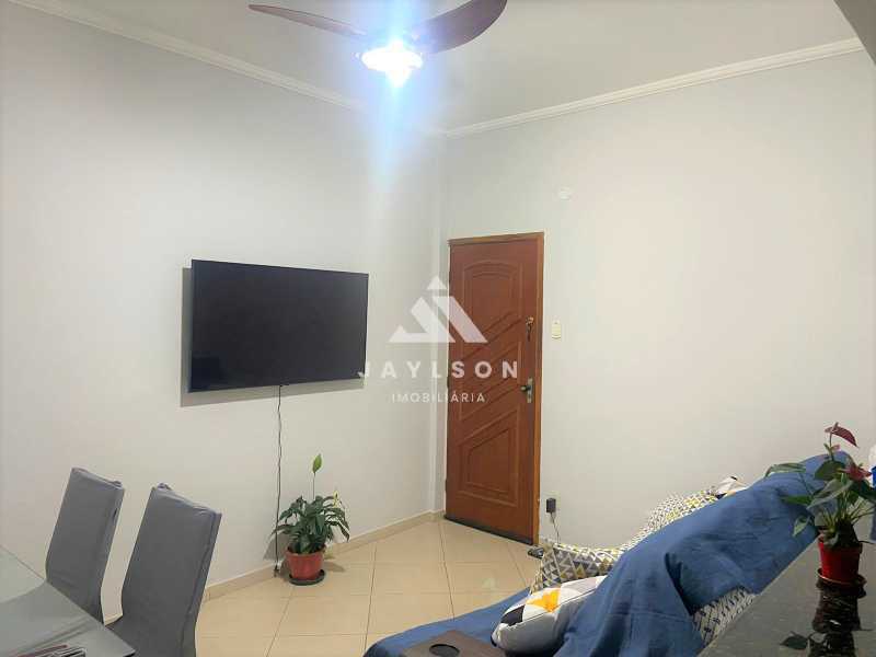 Apartamento à venda com 2 quartos, 60m² - Foto 1