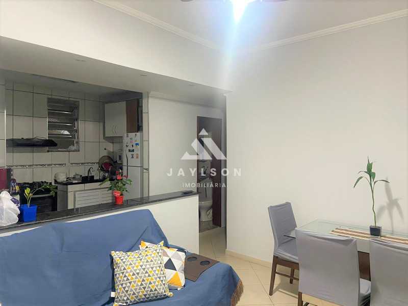 Apartamento à venda com 2 quartos, 60m² - Foto 2