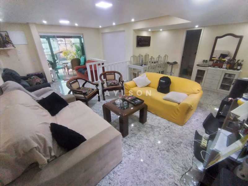 Cobertura à venda com 4 quartos, 213m² - Foto 1