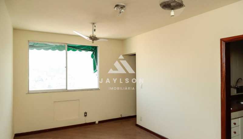 Apartamento à venda com 2 quartos, 60m² - Foto 3