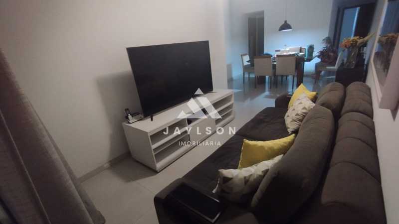 Apartamento à venda com 3 quartos, 110m² - Foto 2