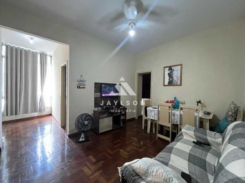 Apartamento à venda com 2 quartos, 65m² - Foto 4