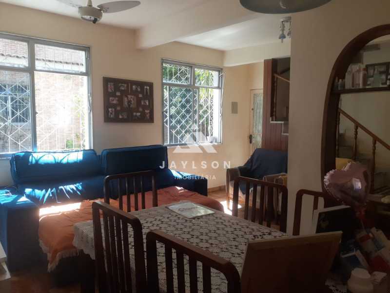 Casa de Vila à venda com 4 quartos, 80m² - Foto 2